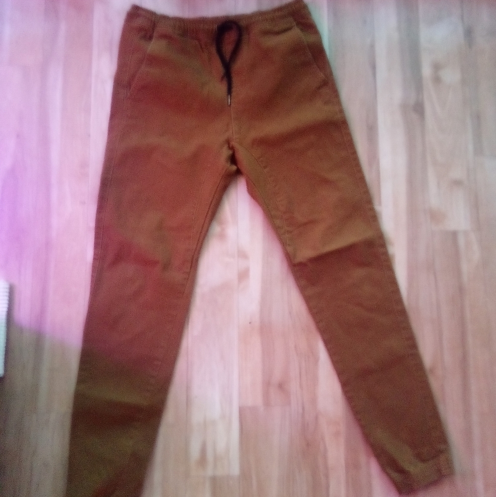 Men's buckle carmel joggers